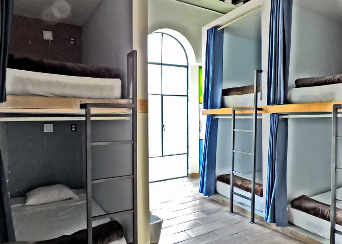 Capsule Hostel *